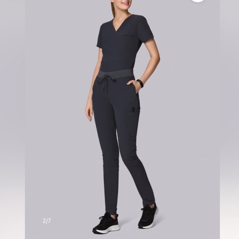 Mandala NWT slim fit scrub pants